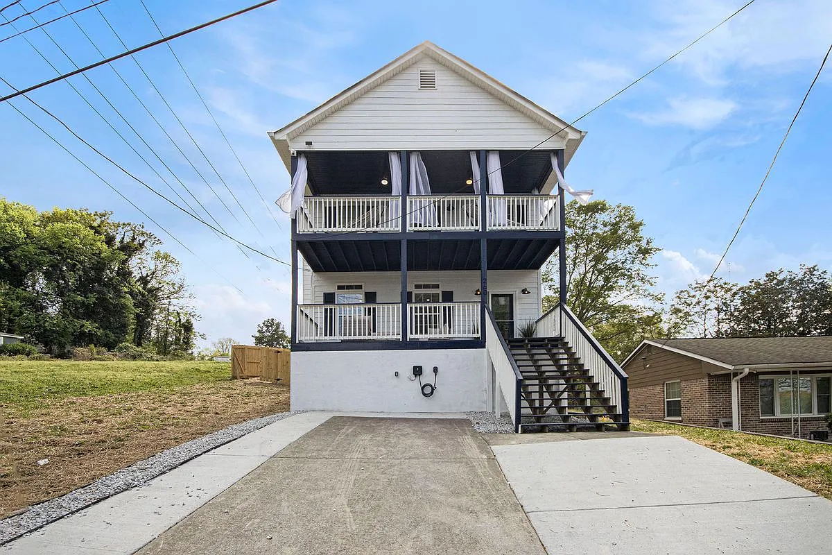3 bed, 2.5 bath, 1728 sqft, $4,500 — Photo 4