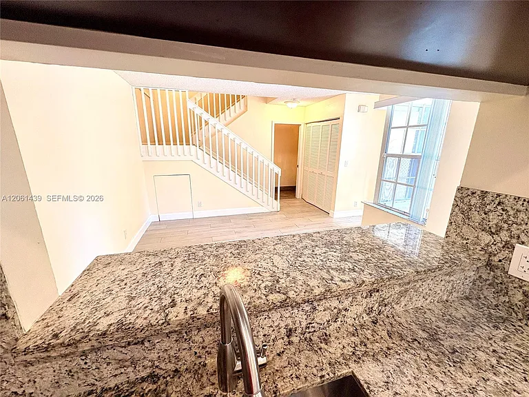 11196 Longboat Dr — Photo 8