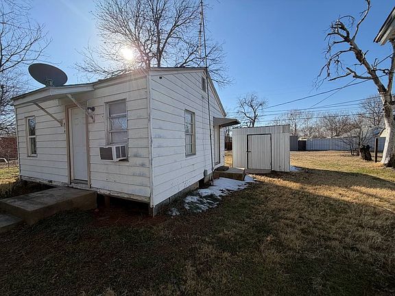 2nd image of 814 Tennessee St