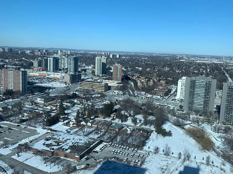 255 Village Green Sq #Penthouse 08 — Photo 9