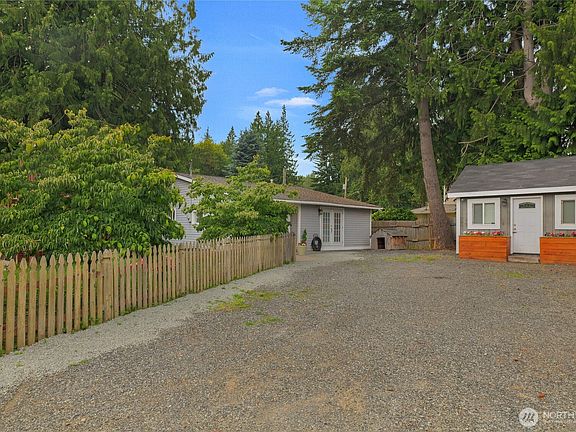 2nd image of 3005 99th Avenue NE