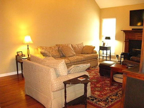 5th image of 2132 Liberty Dr