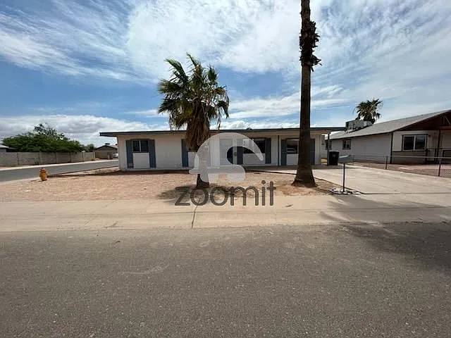 3 bed, 1320 sqft, $1,249 — Photo 1