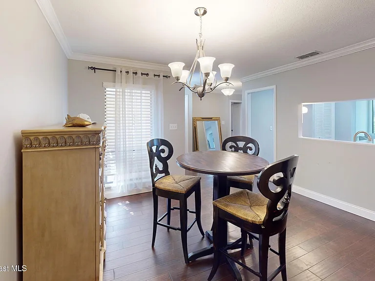 216 Country Club Dr — Photo 9