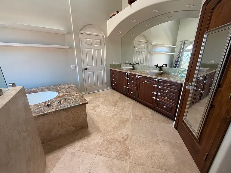 3319 Piragua St — Photo 23