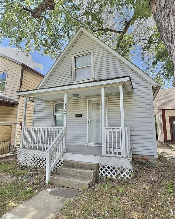 1st image of 4409 E 10th St