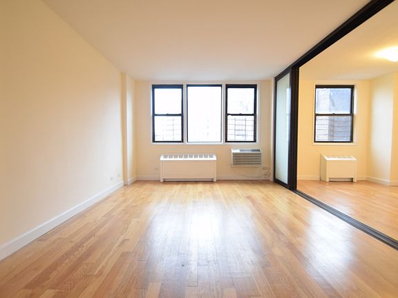 The Capri - Living Room - GCC-08G