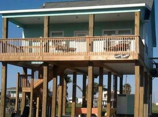 962 Palmetto Dr, Crystal Beach, TX 77650