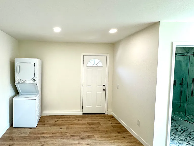 731 N Rose St #B — Photo 7