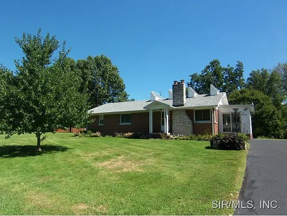 1512 Foster Dr photo 1