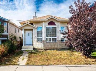 29 E Martinvalley Pl NE, Calgary, AB T3J 4A2