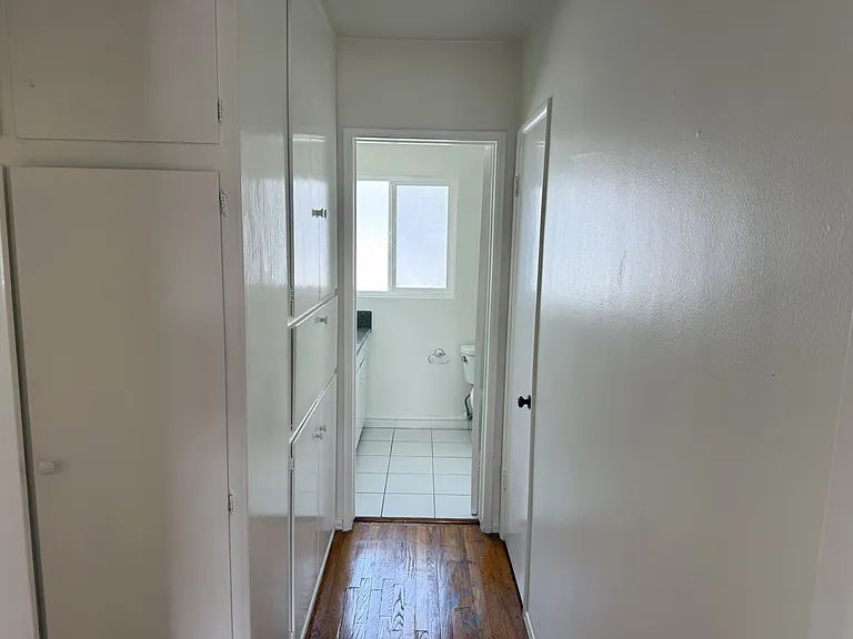 5632 Kester Ave #6 — Photo 11