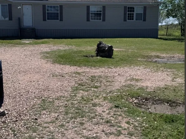 12305 Highway 36, Wallis, TX 77485