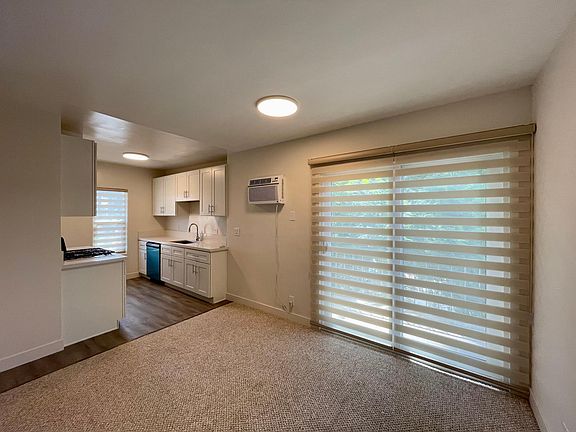 4th image of 7307 Willoughby Ave #4