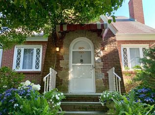 4 Abate St, Glen Cove, NY 11542
