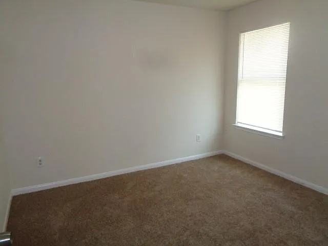 15627 Kippers Dr — Photo 11