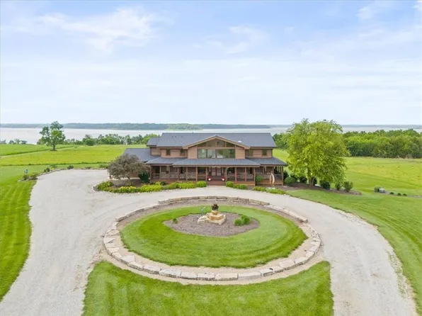 521 N 1450th Rd, Lawrence, KS 66049