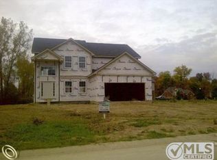 31494 Glen View Ln, Flat Rock, MI 48134
