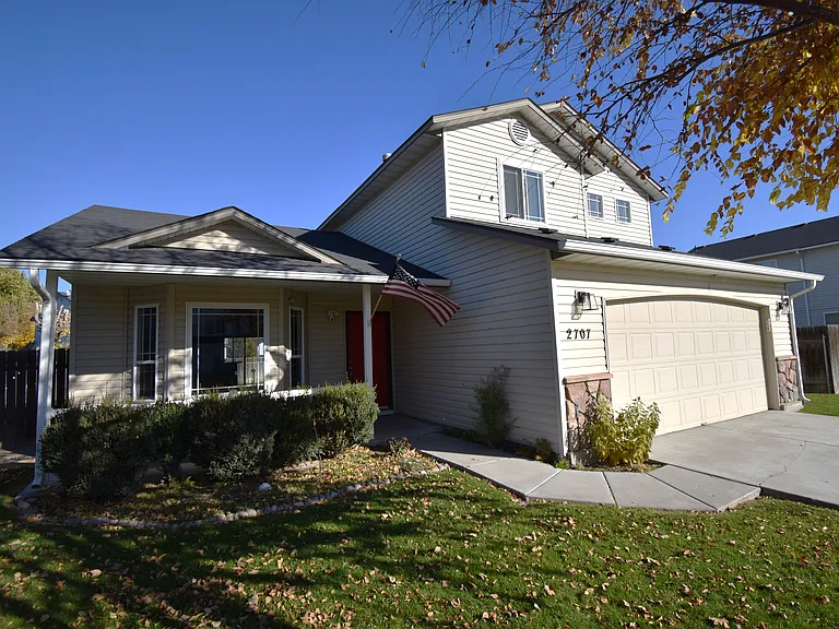 2707 Colfax Dr — Photo 2