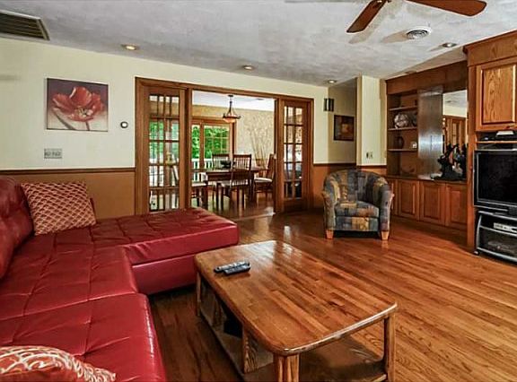 3rd image of 15 Albert Dr