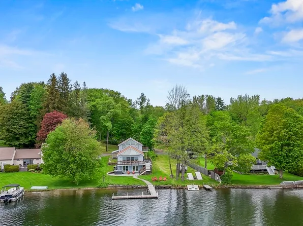 10 Katherine St, Lanesborough, MA 01237