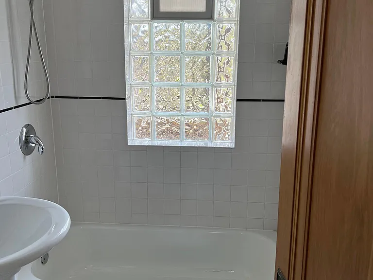 250 Tremaine Ave #14 — Photo 6