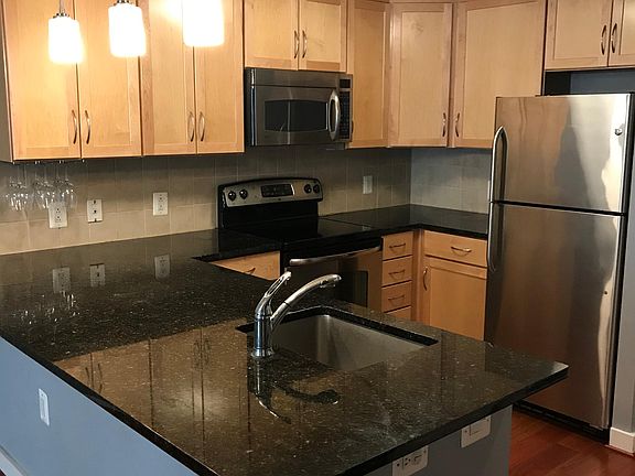 3rd image of 888 N Quincy St Unit 603