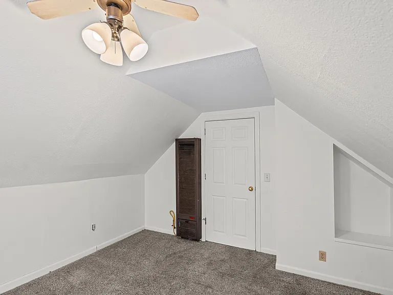 504 Blue Ridge Blvd #B — Photo 22