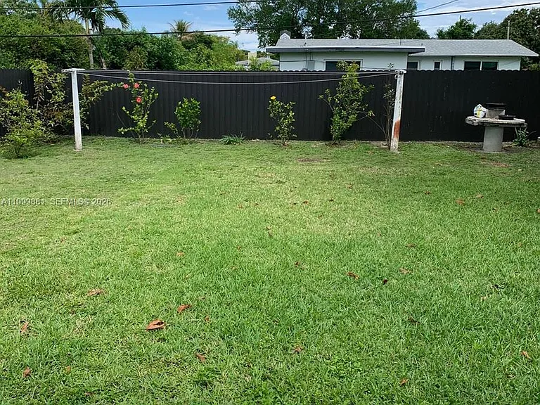 19121 NE Miami Ct #1 — Photo 10