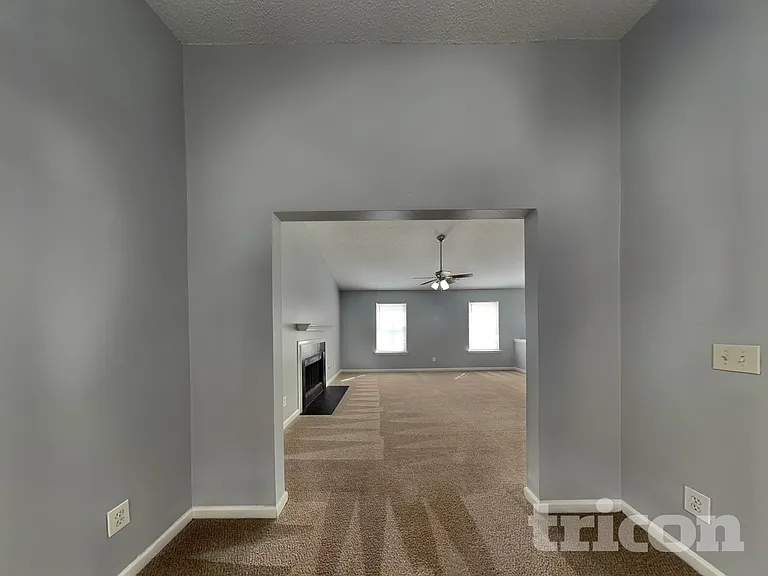245 Longview Dr — Photo 4