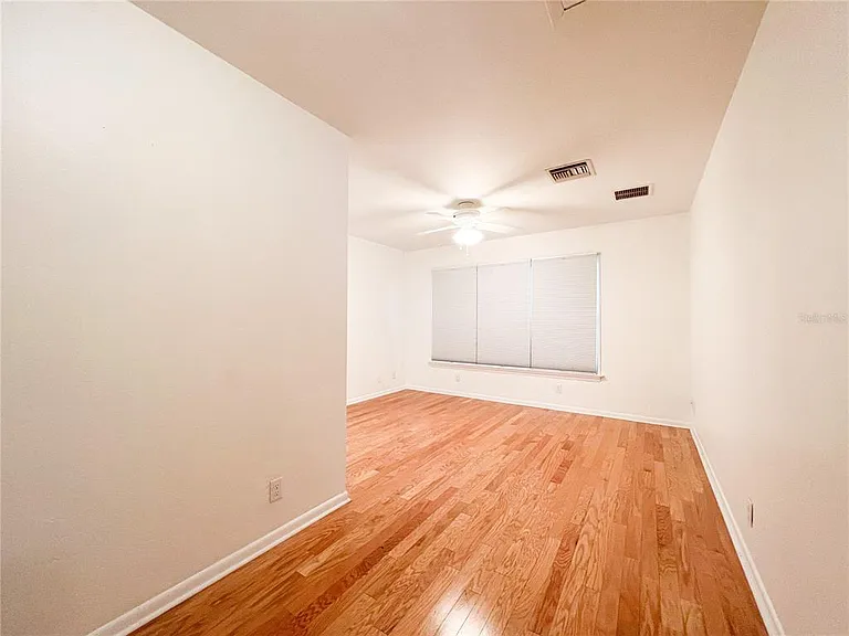501 NE 8th Ave — Photo 13