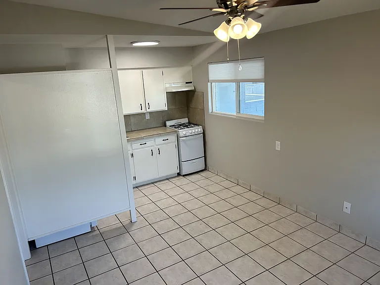 2025 S Forest Ave #1 — Photo 6