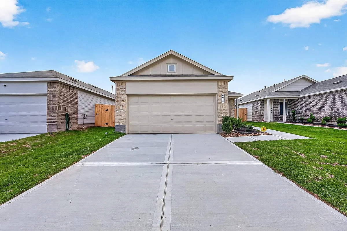 Building Photo - 6014 Sherman Lakes Dr