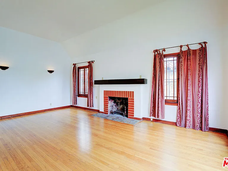 10372 Tennessee Ave — Photo 7