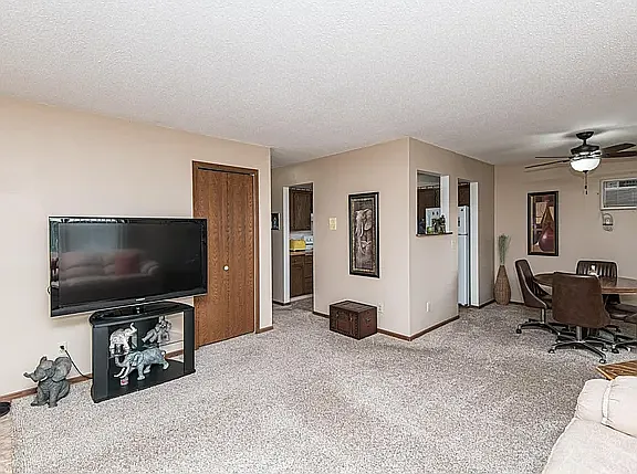 West Willow Apartments — Photo 11