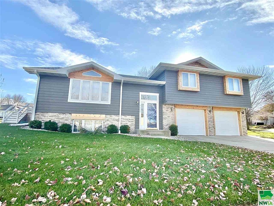 1st image of 4600 Hawthorne Dr
