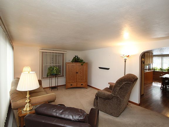 2nd image of 212 Lawndale Ct