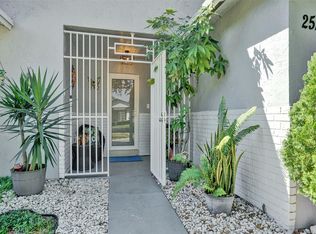 2528 Raleigh St, Hollywood, FL 33020