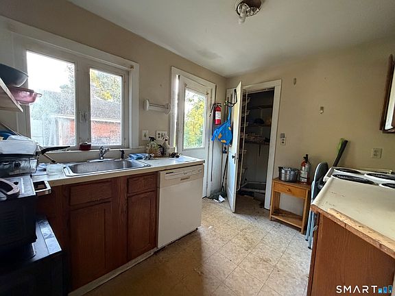 2nd image of 20 Terrace Boulevard