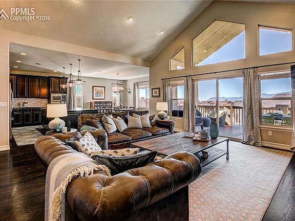 Stunning details throughout!