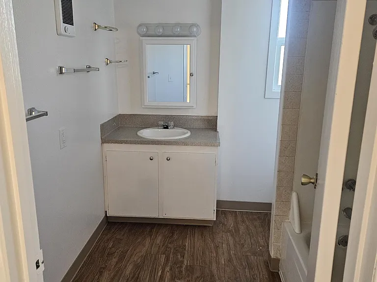 The Brigadoon 4210 NE Cully Blvd — Photo 25