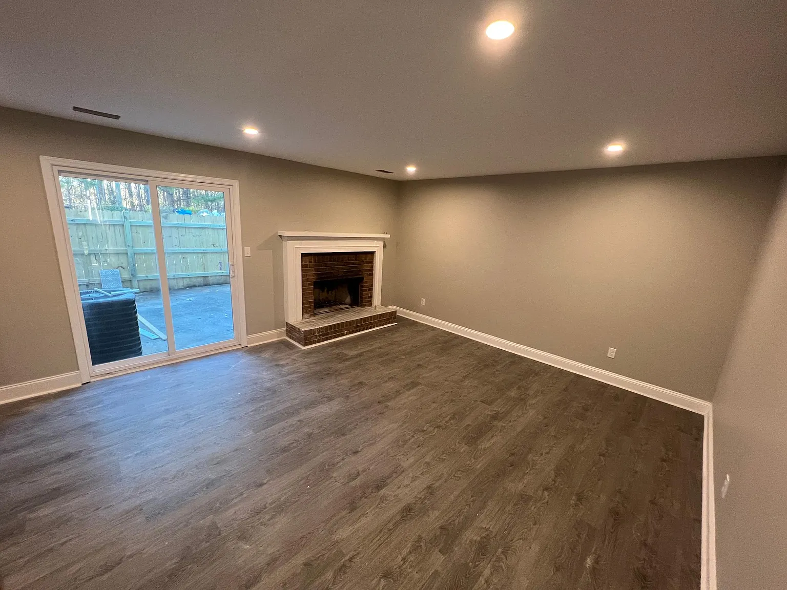 2 bed, 2.5 bath, 950 sqft, $1,475 — Photo 2