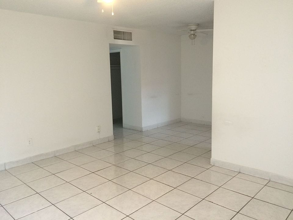 1st image of 4928 Hollywood Blvd APT 2