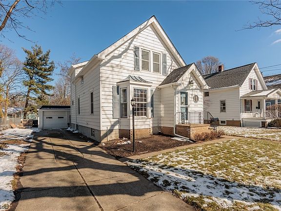 3rd image of 19542 Morley Ave