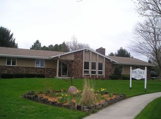 1319 Rhynie Ct, West Bend, WI 53095