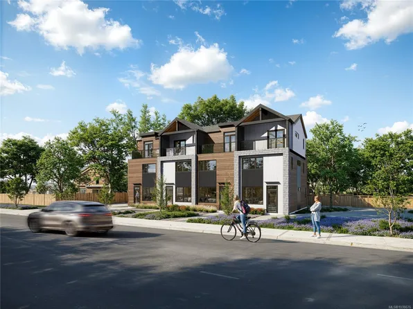 2100 Allenby St #4, Oak Bay, BC V8R 3C3