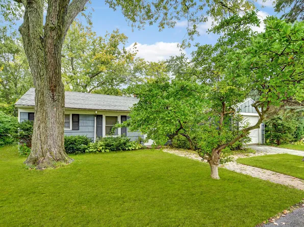 318 Shabbona Dr, Park Forest, IL 60466