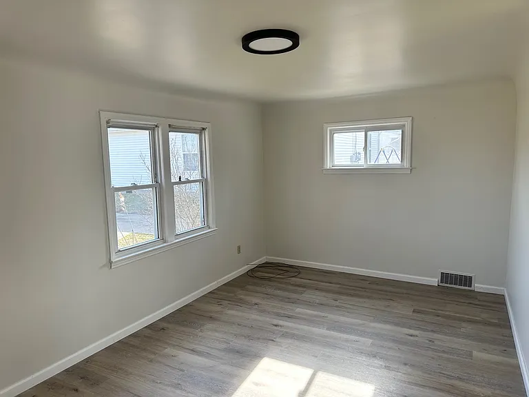 223 Rural St — Photo 6