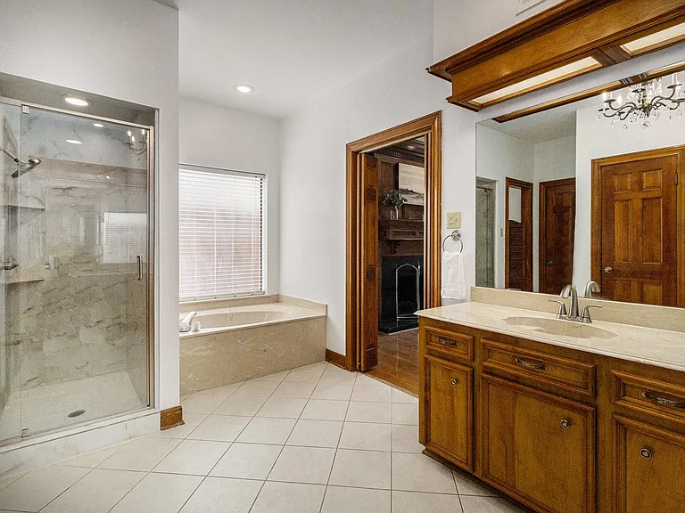 8007 Vintage Creek Dr — Photo 13