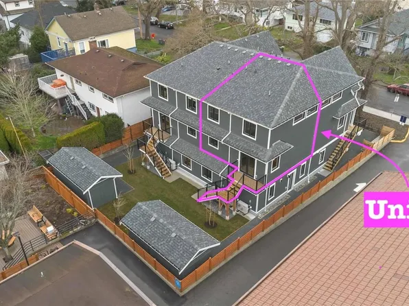 1789 Emerson St #6, Victoria, BC V8R 2C2